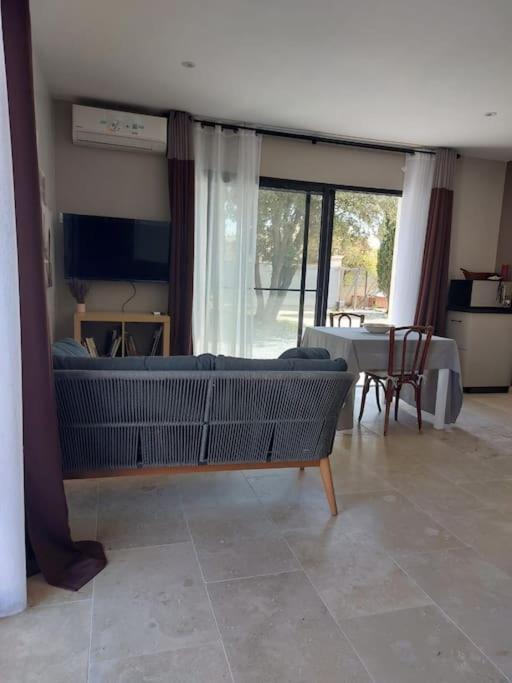 Location Independante Au Coeur Des Alpilles Pour 2 Personnes Avec Jacuzzi Villa Aureille Kültér fotó